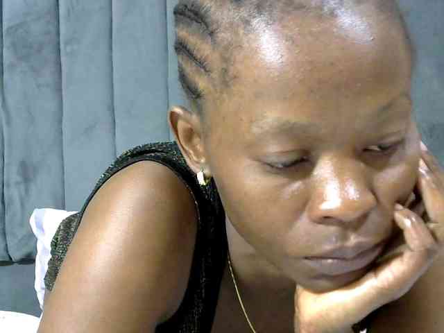 PrettyAlianah webcam