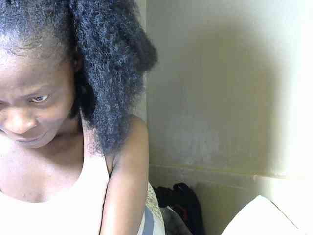 PrettyAlianah webcam