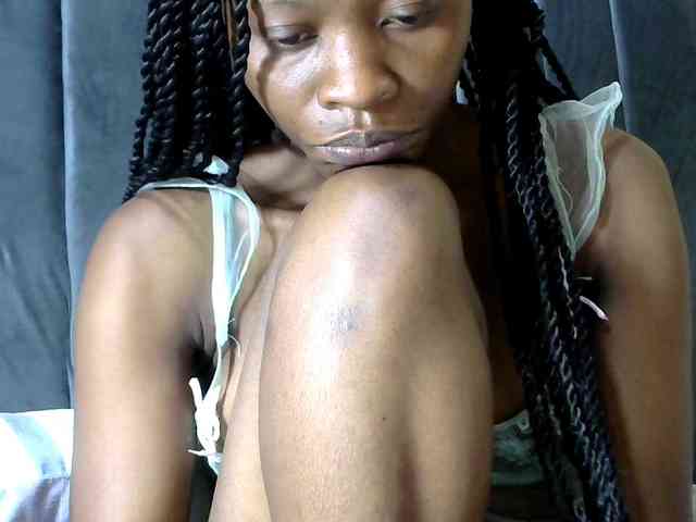 PrettyAlianah webcam