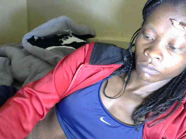 PrettyAlianah webcam