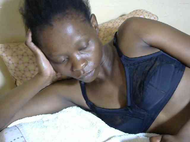 PrettyAlianah webcam