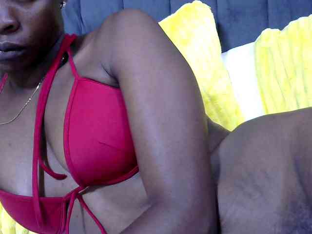 PrettyAlianah webcam