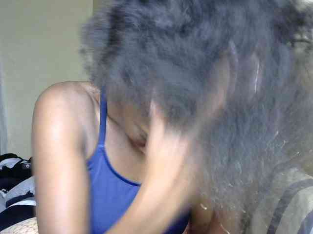 PrettyAlianah webcam