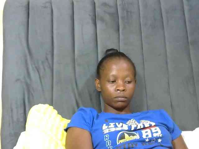 PrettyAlianah webcam