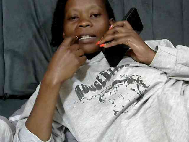 PrettyAlianah webcam