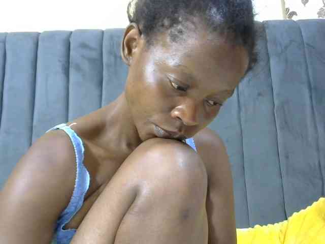 PrettyAlianah webcam