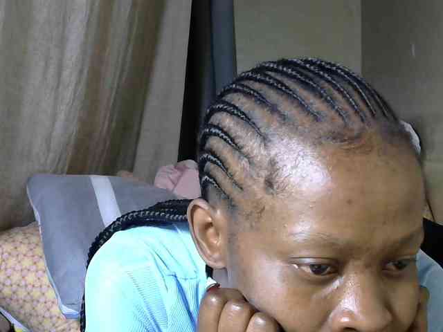 PrettyAlianah webcam