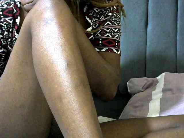 PrettyAlianah webcam