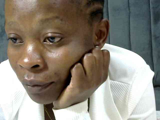 PrettyAlianah webcam