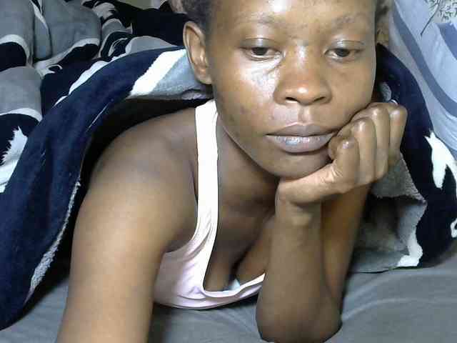 PrettyAlianah webcam