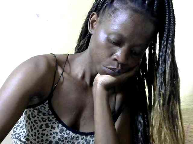 PrettyAlianah webcam
