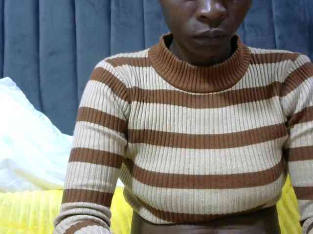 PrettyAlianah webcam