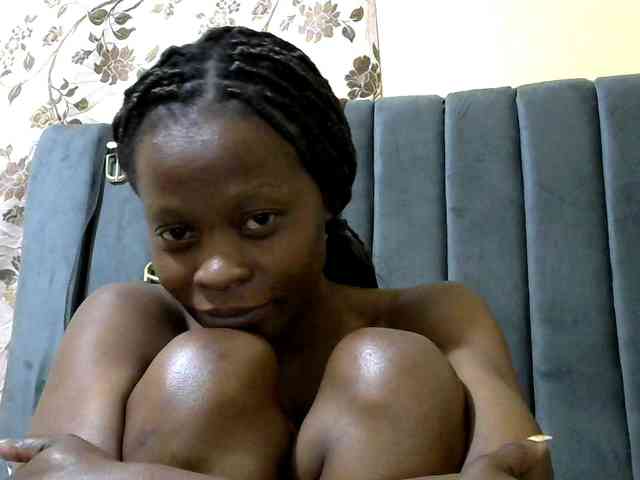 PrettyAlianah webcam