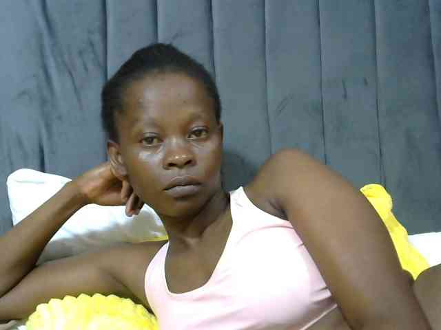 PrettyAlianah webcam