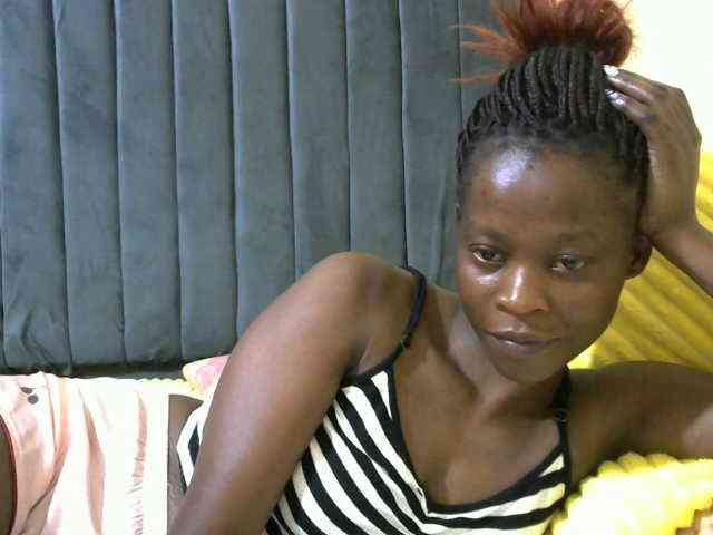 PrettyAlianah webcam