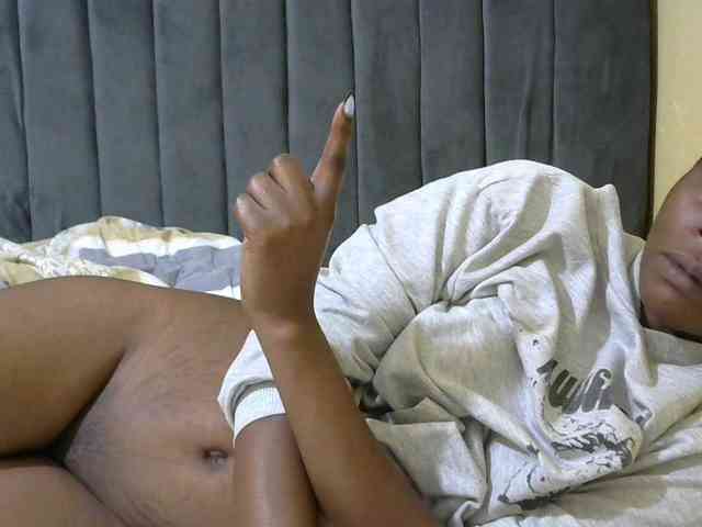 PrettyAlianah webcam