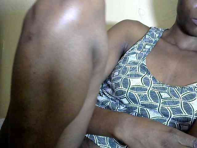 PrettyAlianah webcam