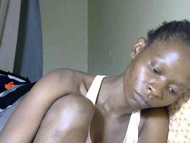 PrettyAlianah webcam