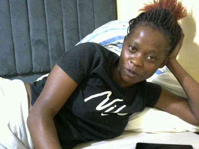 PrettyAlianah webcam