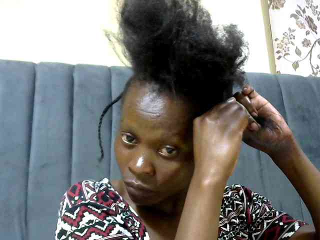 PrettyAlianah webcam