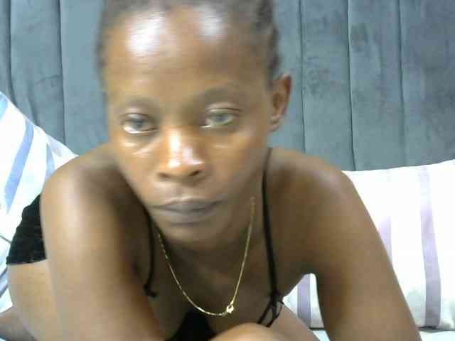 PrettyAlianah webcam