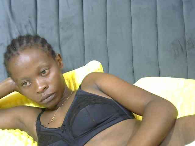 PrettyAlianah webcam