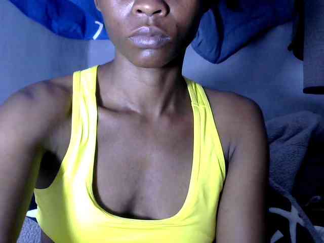 PrettyAlianah webcam