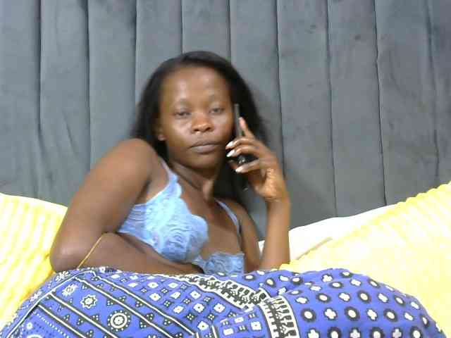 PrettyAlianah webcam