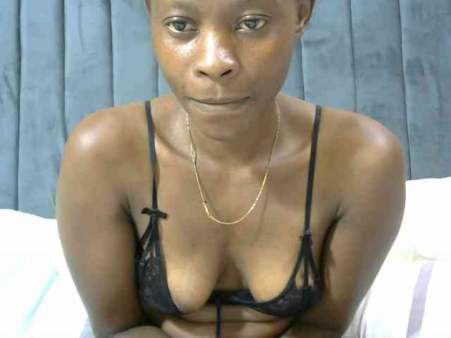 PrettyAlianah webcam