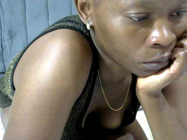 PrettyAlianah webcam