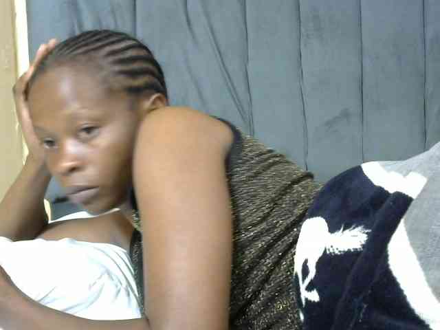 PrettyAlianah webcam