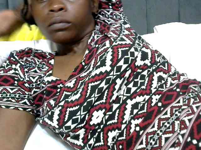 PrettyAlianah webcam