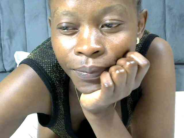 PrettyAlianah webcam