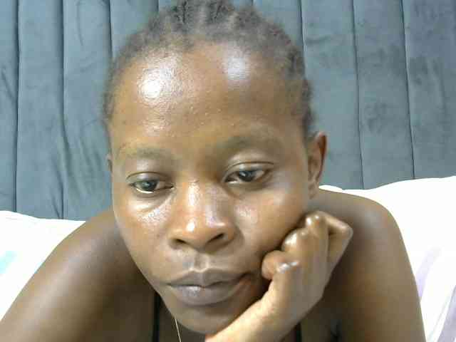 PrettyAlianah webcam