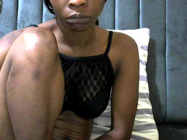 PrettyAlianah webcam