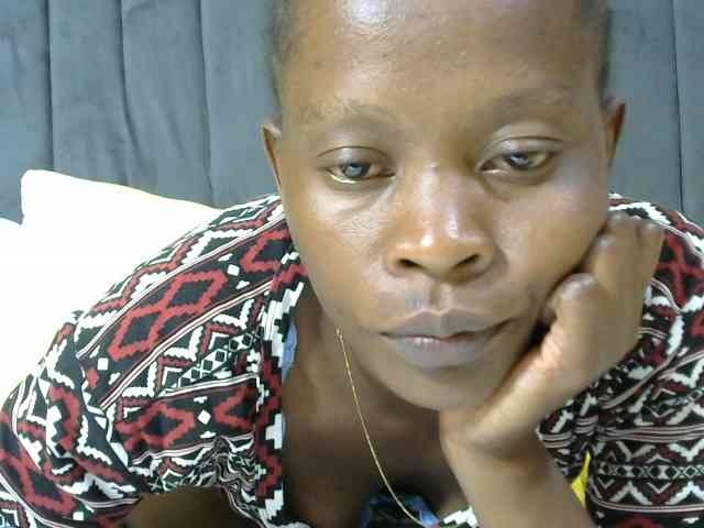 PrettyAlianah webcam