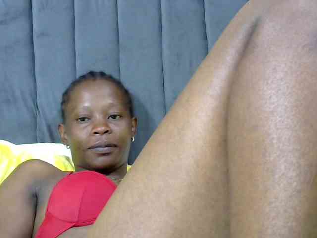 PrettyAlianah webcam