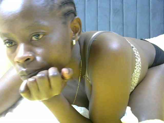 PrettyAlianah webcam