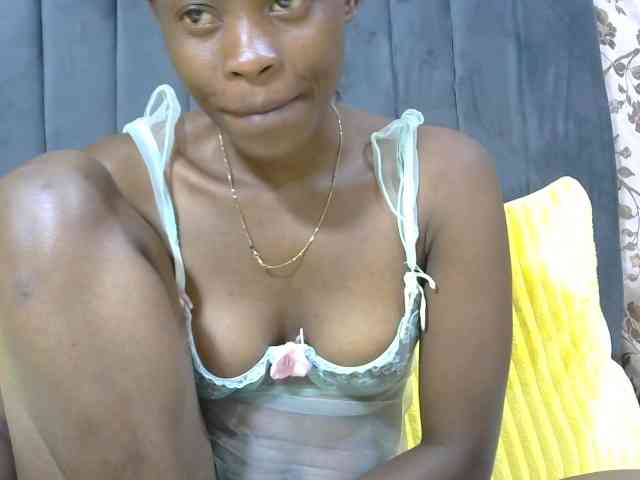 PrettyAlianah webcam