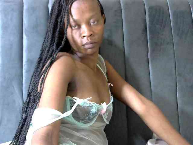 PrettyAlianah webcam