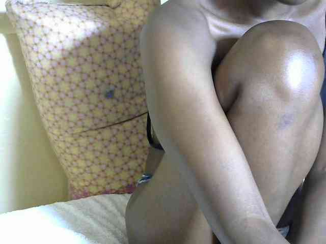 PrettyAlianah webcam