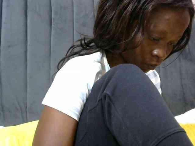 PrettyAlianah webcam