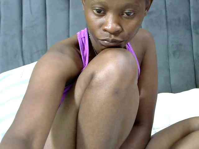 PrettyAlianah webcam