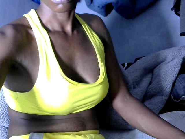 PrettyAlianah webcam