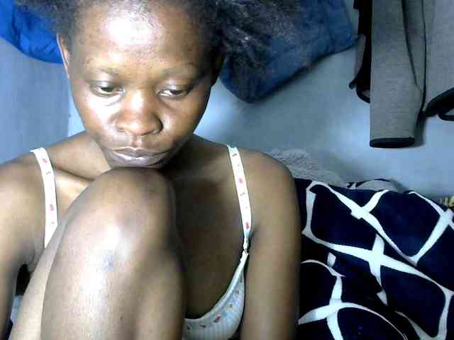 PrettyAlianah webcam