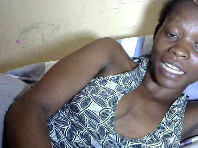 PrettyAlianah webcam