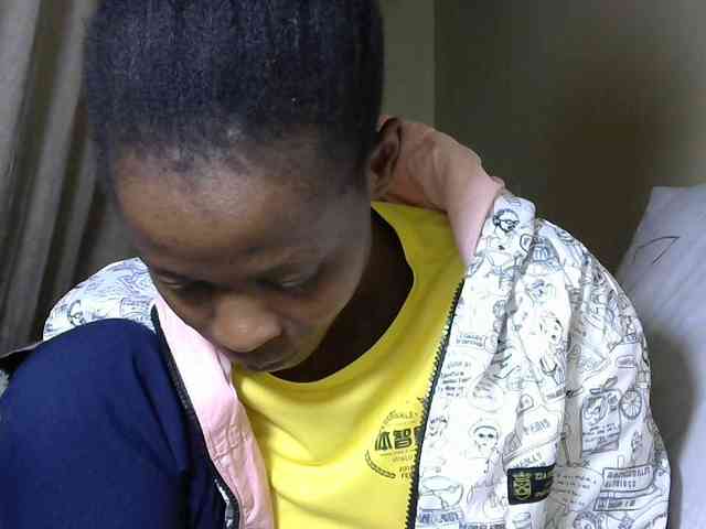 PrettyAlianah webcam
