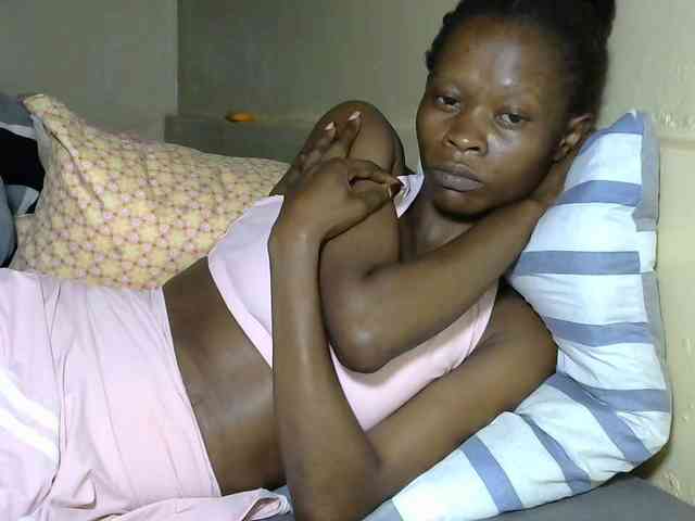 PrettyAlianah webcam