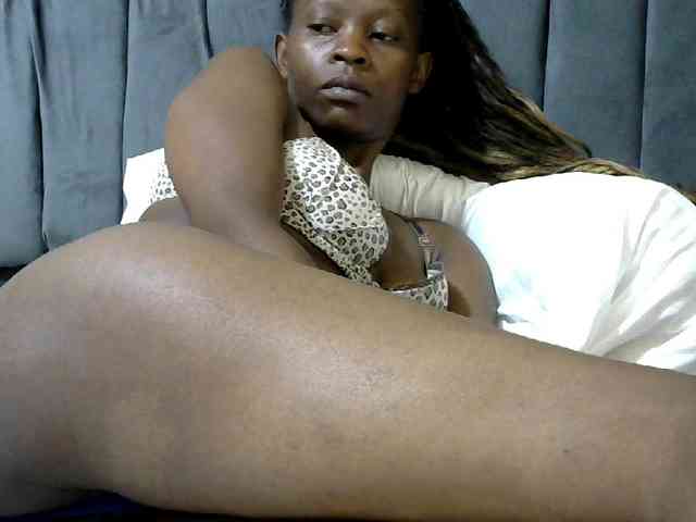 PrettyAlianah webcam