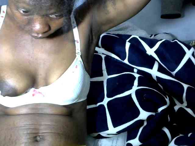 PrettyAlianah webcam